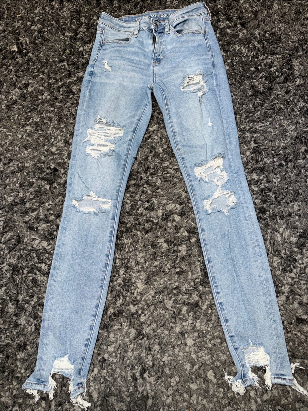 AE Real Good Upcycled Ne(x)t Level Ripped High Waisted Jegging. Size: 6 Long